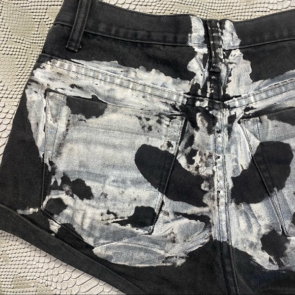 Vintage black high waisted destroyed shorts white skull hips - Picture 4 of 9